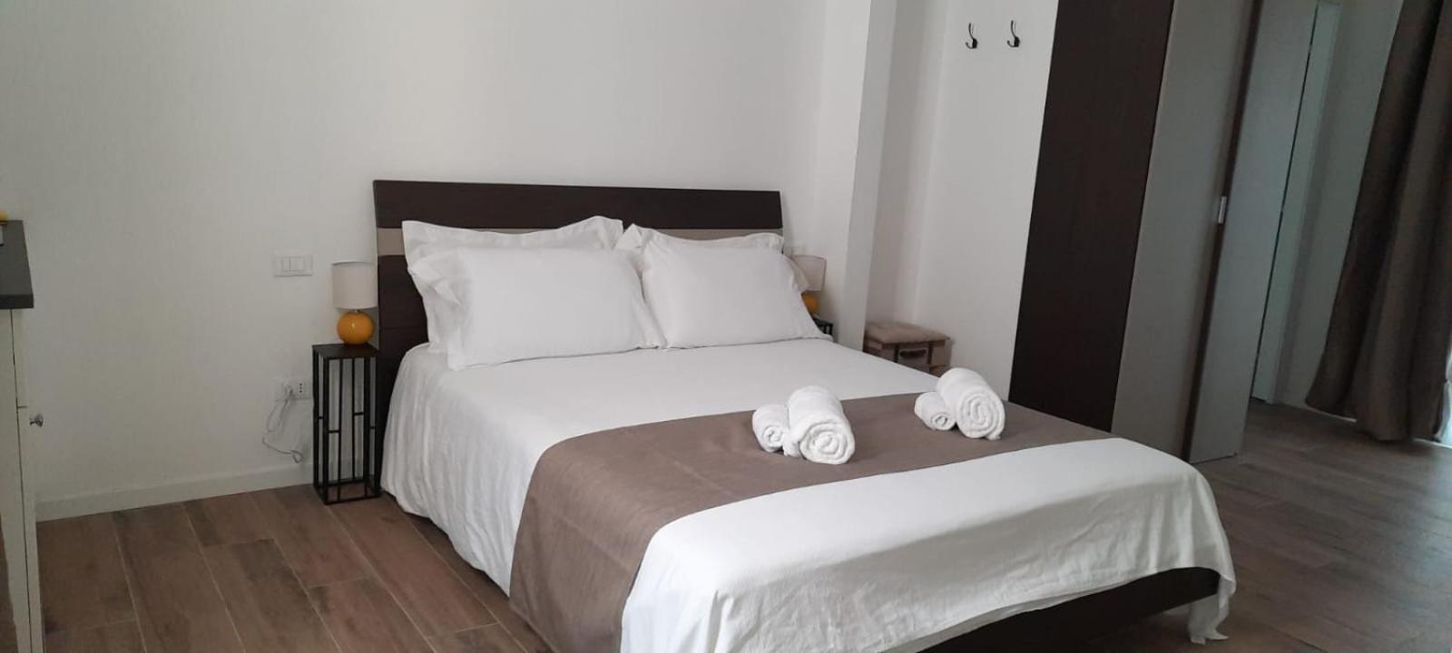 R & A Minerva Suites Pavía Exterior foto